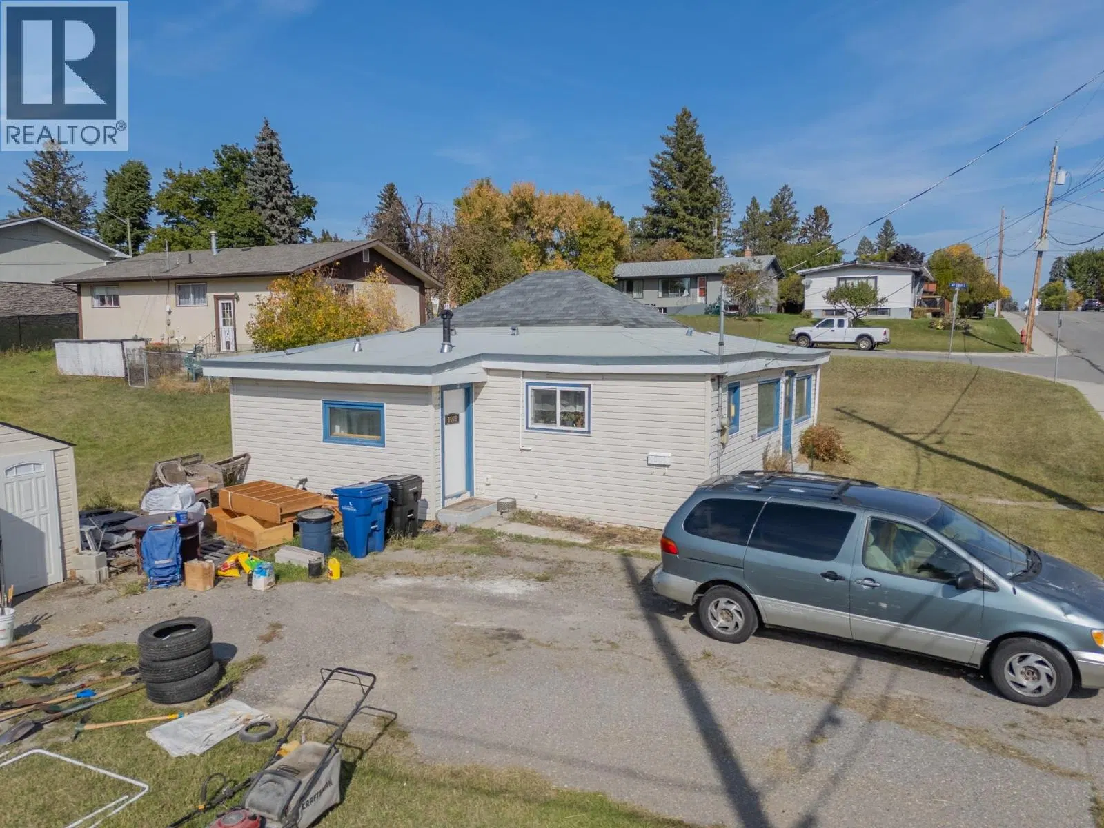 Photo 2 of 42 at 1005 11th Avenue