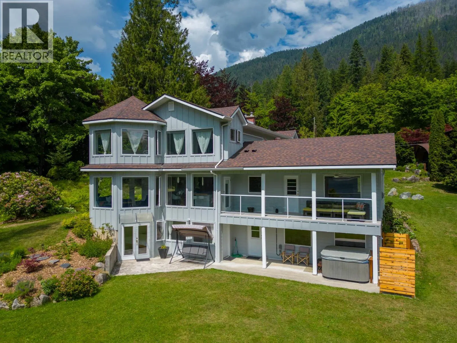 Photo 5 of 65 at 4161 HEROUX Road