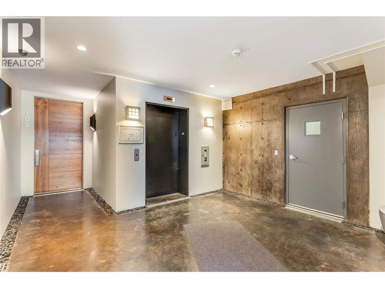 Photo 4 of 30 at #102 – 446 WEST Avenue