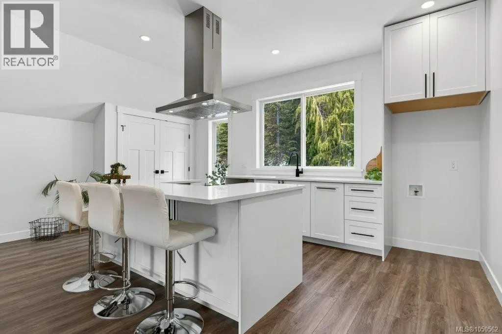 Photo 4 of 39 at B – 1328 Nordic Drive