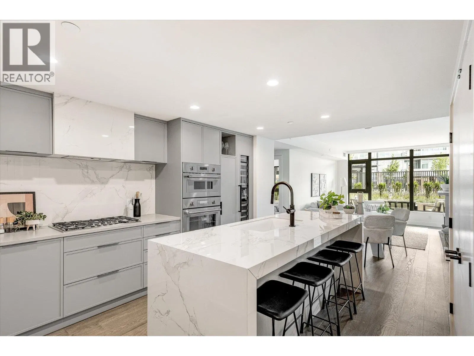 Photo 4 of 80 at #503 – 3700 Capozzi Road