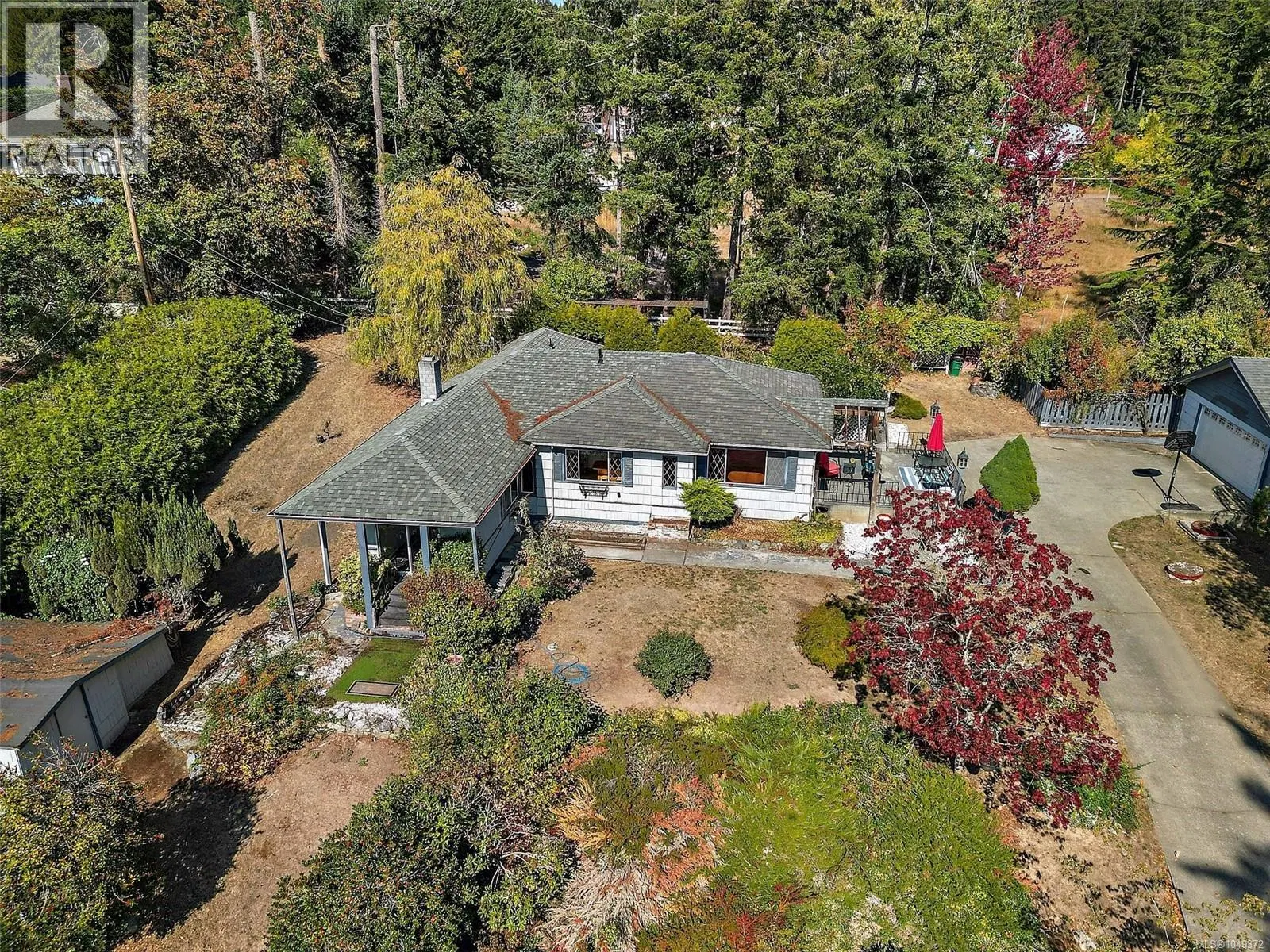 Photo 3 of 32 at 675 Kilmalu Road