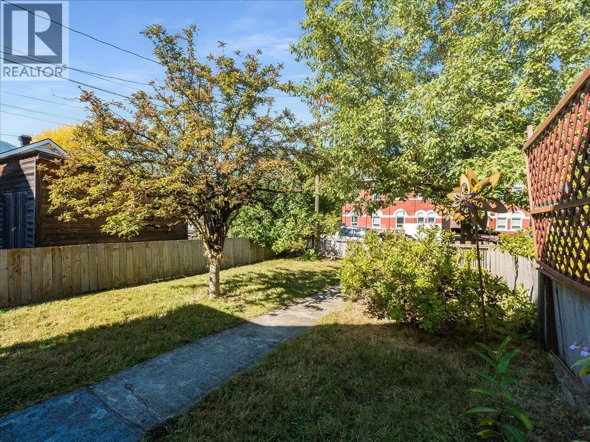 Photo 2 of 48 at 414 Mill Street