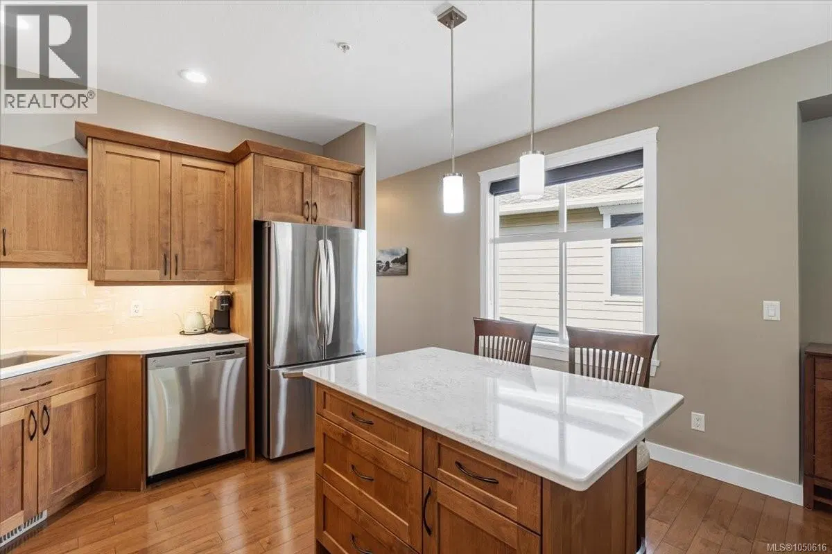 Photo 5 of 29 at 6158 Arlin Place
