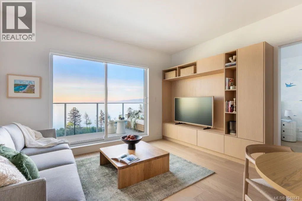 Photo 3 of 10 at #104 – 3550 Seabluff Crescent
