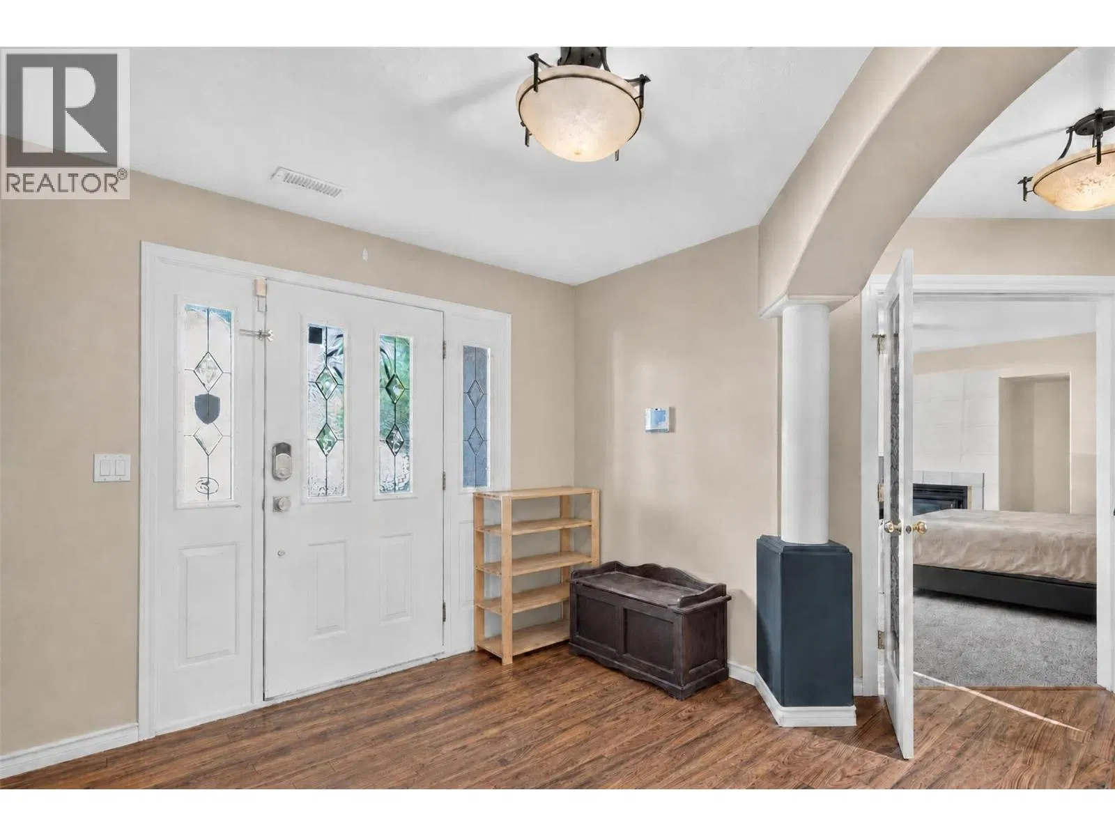 Photo 3 of 40 at 2471 Asquith Court