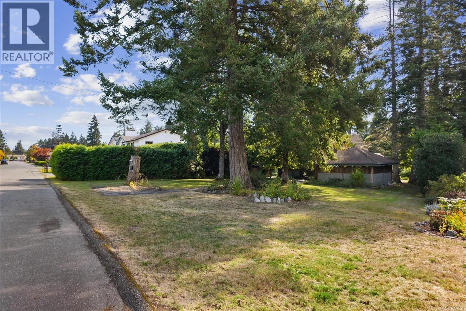 Photo 5 of 66 at 1719 Centennial Avenue
