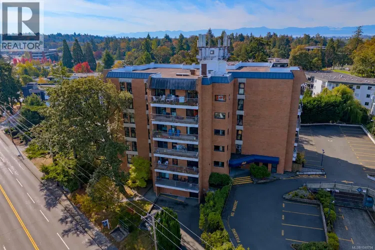 Photo 1 of 24 at #404 – 4030 Quadra Street