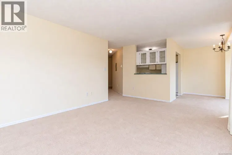 Photo 3 of 24 at #404 – 4030 Quadra Street