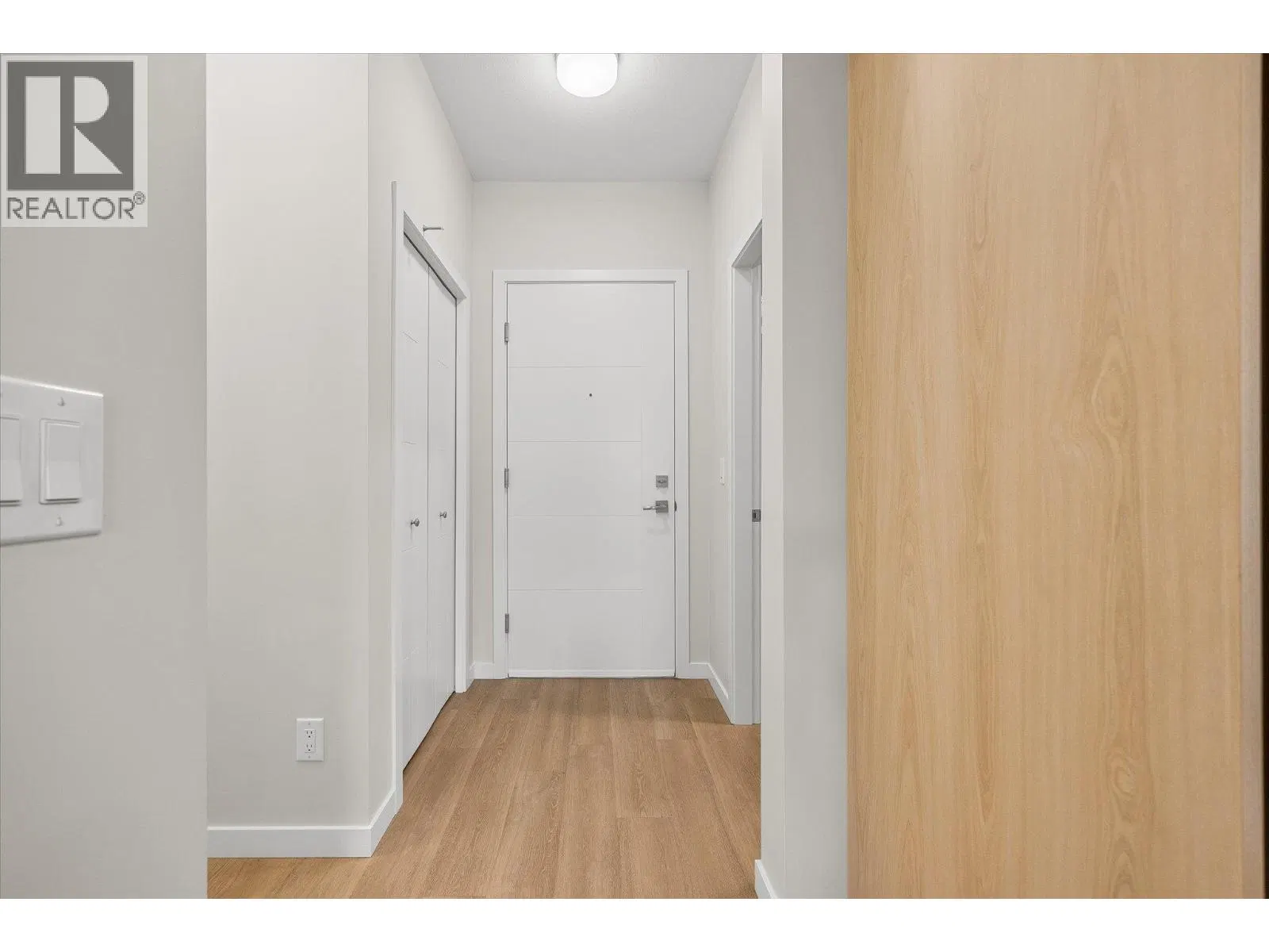 Photo 5 of 31 at #203 – 2301 Carrington Road