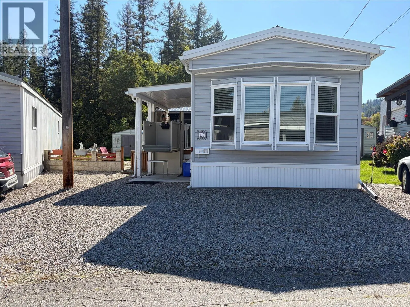 #17 – 1601 COLUMBIA Avenue