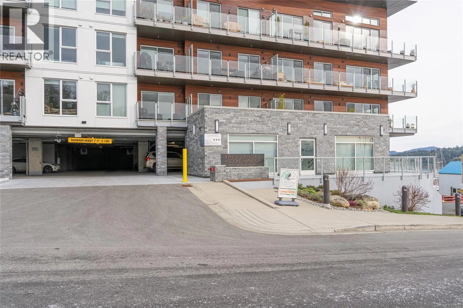 Photo 4 of 46 at #207 – 1820 Maple Avenue