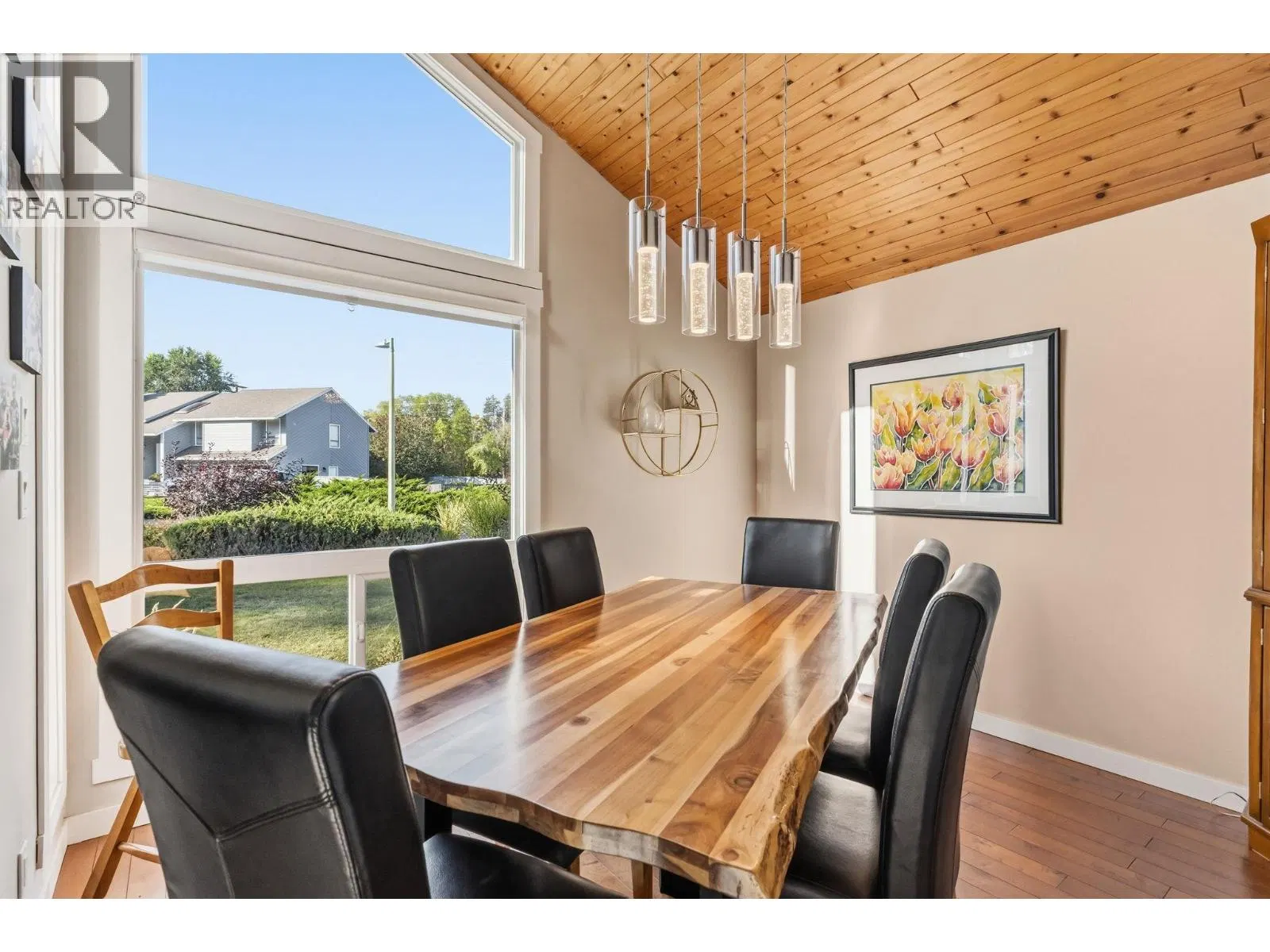 Photo 3 of 22 at 710 Tozer Court