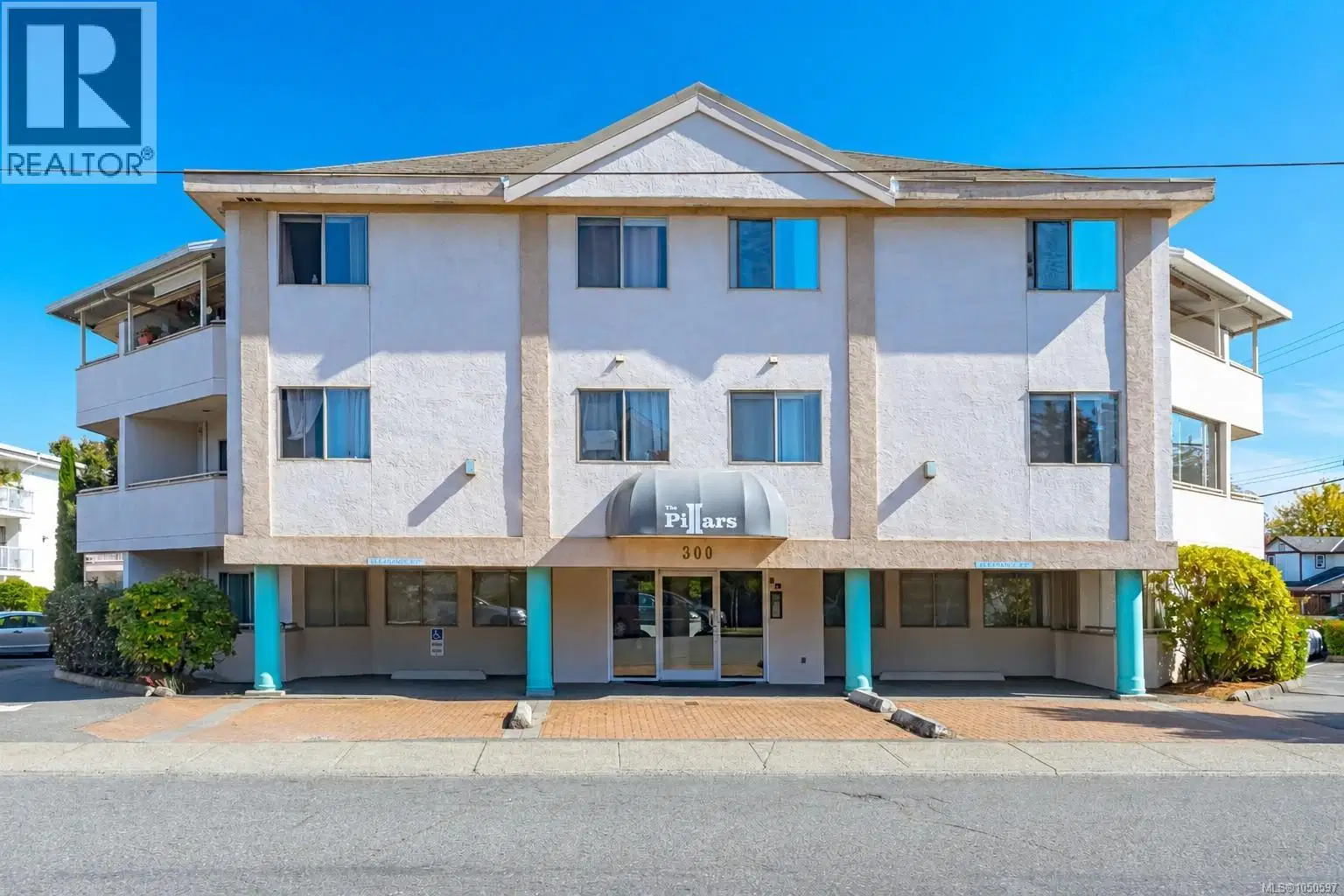 #204 – 300 Bundock Avenue
