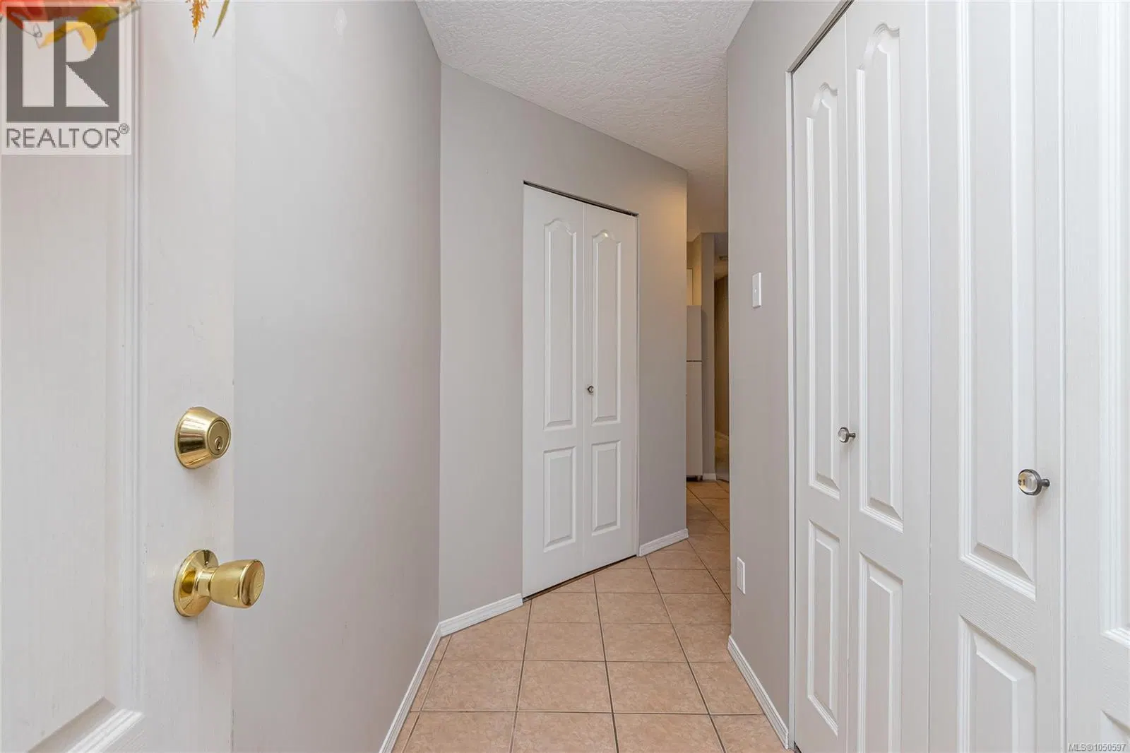 Photo 4 of 22 at #204 – 300 Bundock Avenue