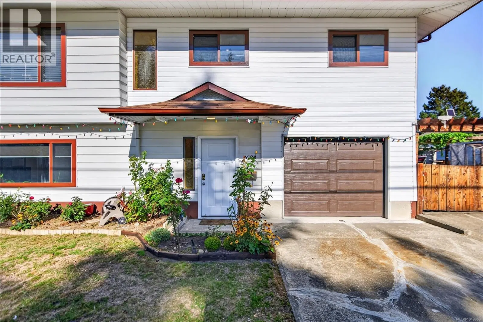 Photo 5 of 69 at 1083 26th Street