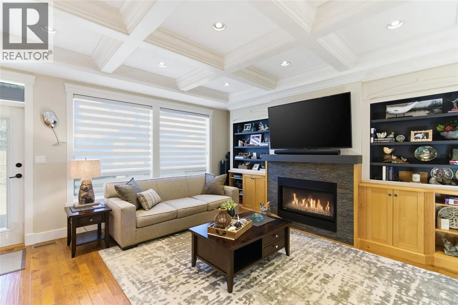 Photo 4 of 45 at 844 Mulholland Drive