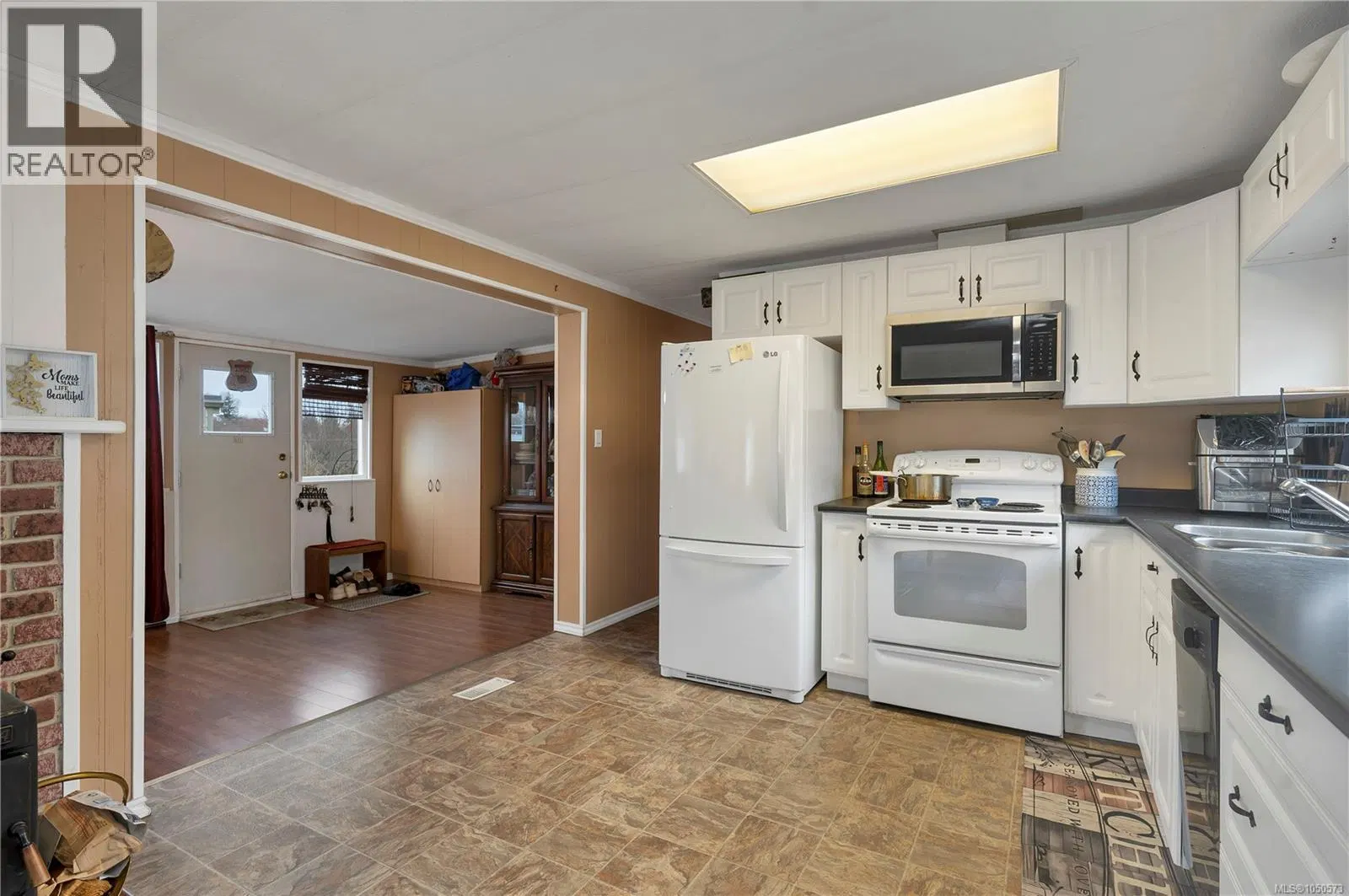 Photo 3 of 28 at #81 – 951 Homewood Road