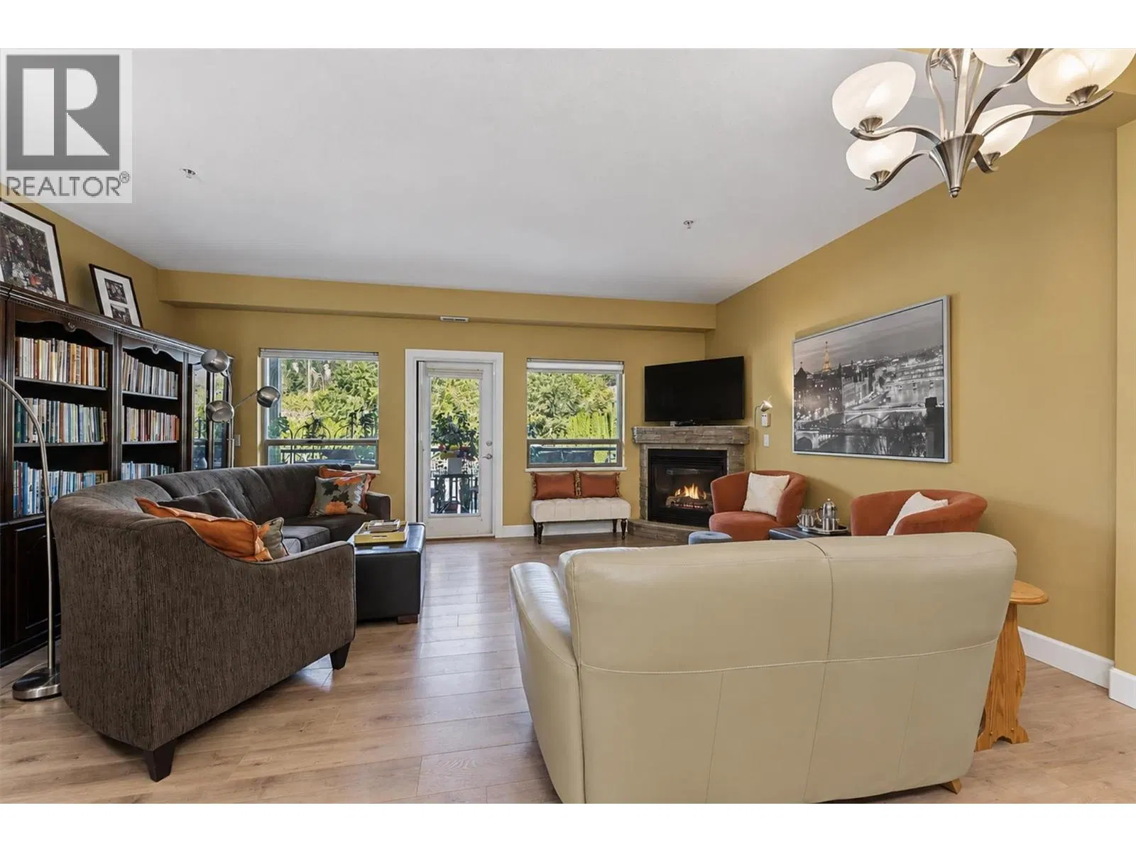 Photo 3 of 51 at #236 – 3996 Beach Avenue