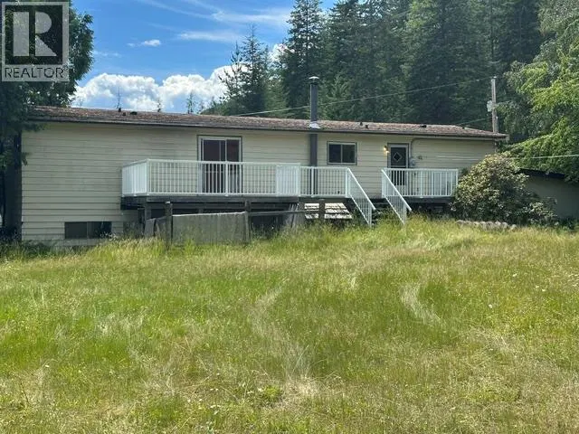 Photo 4 of 29 at 4780 Twin Bays Road