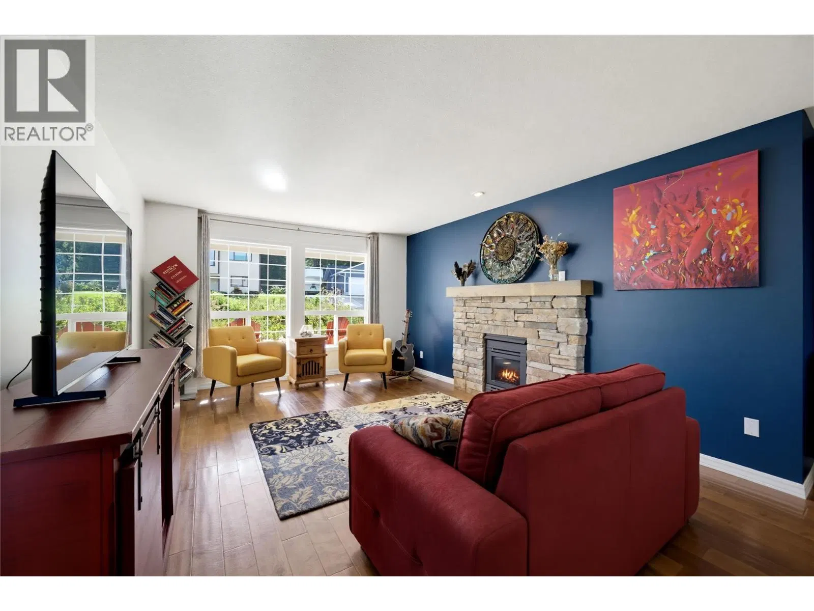 Photo 4 of 76 at 1681 18 Avenue