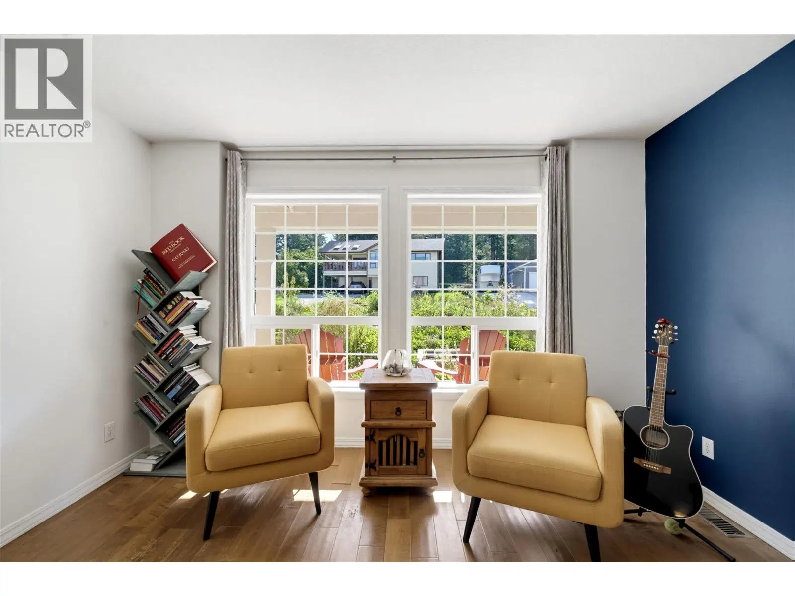Photo 5 of 76 at 1681 18 Avenue
