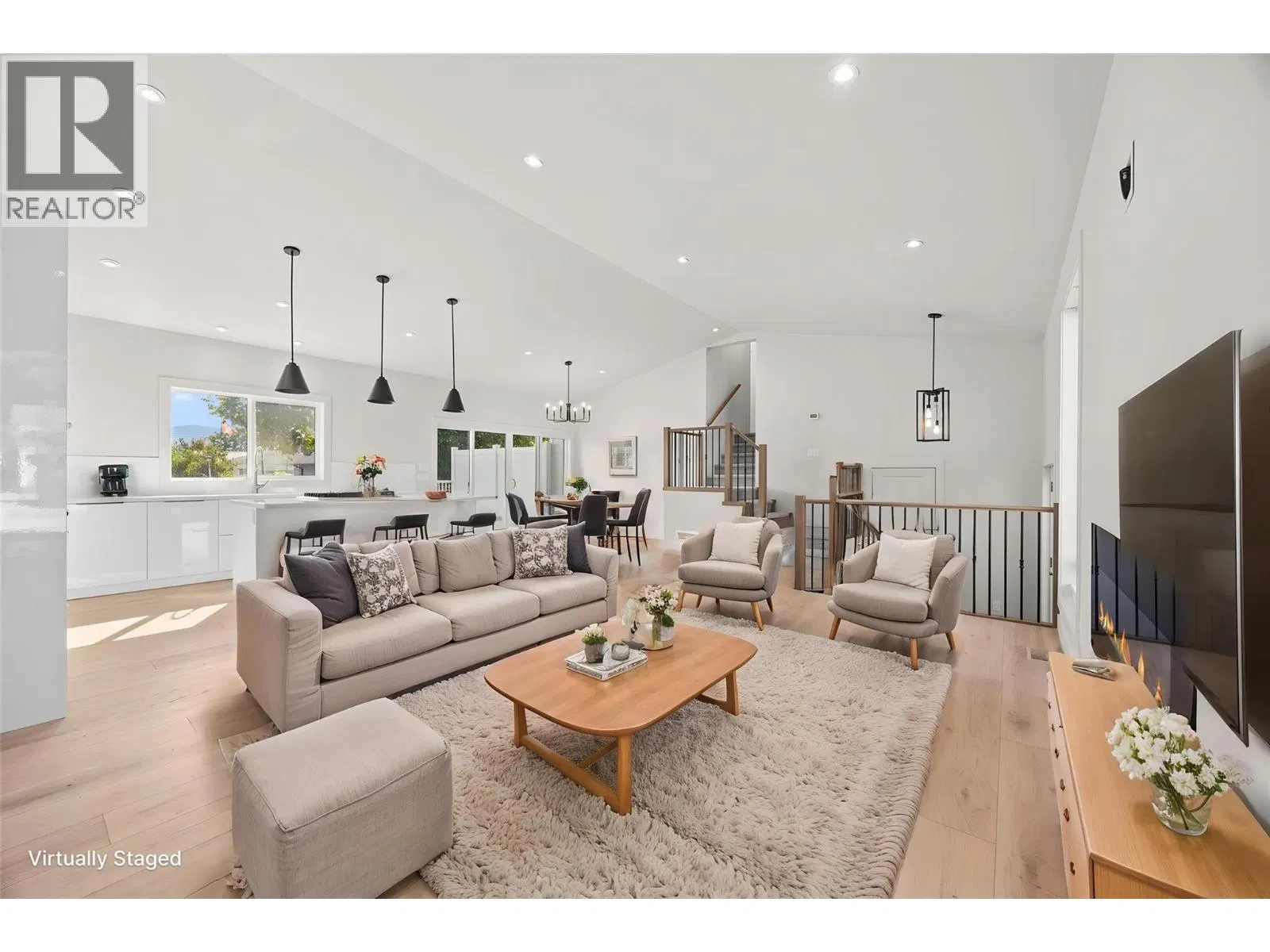 Photo 4 of 62 at 4141 San Clemente Avenue