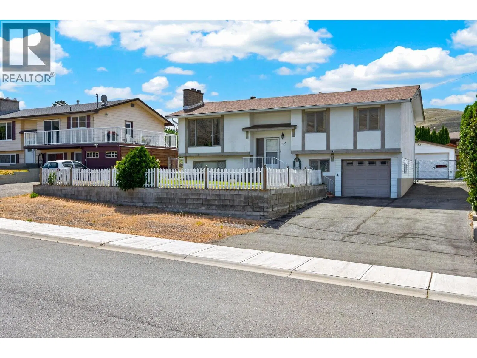 Photo 1 of 56 at 1106 Maclean Crescent