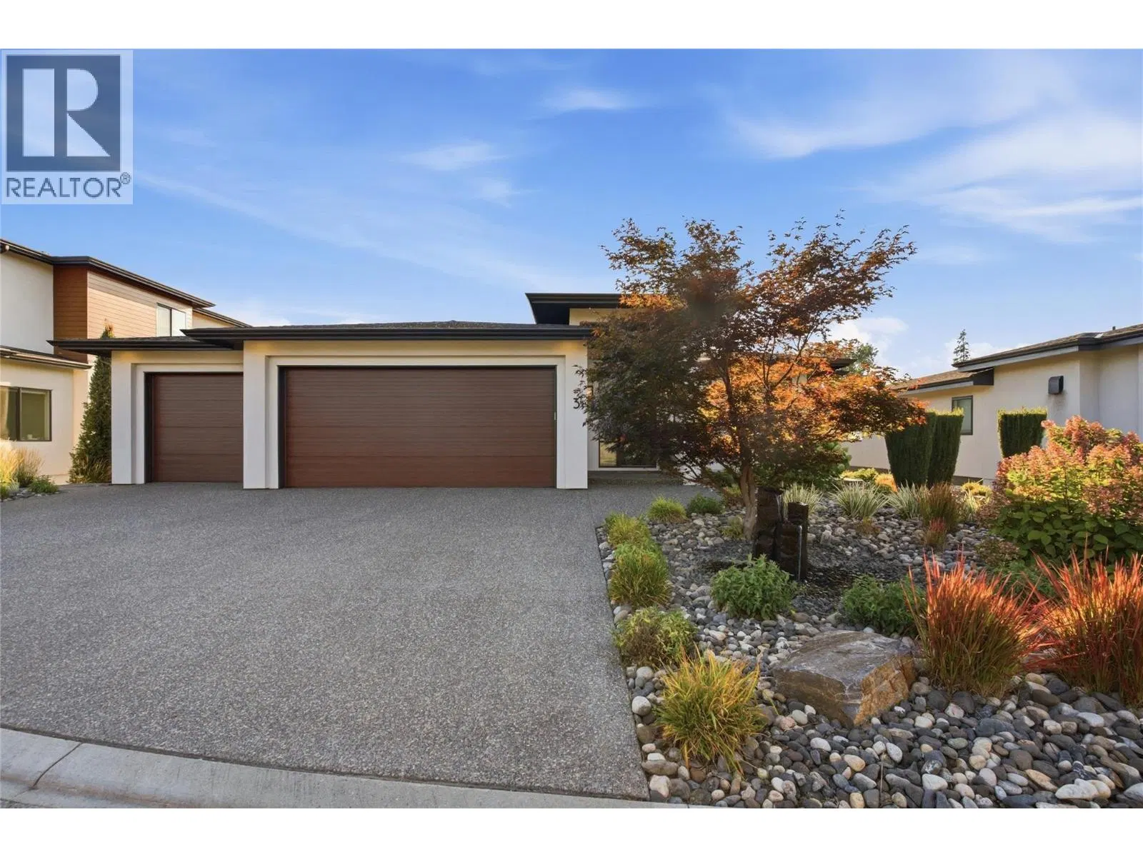 Photo 4 of 44 at #3 – 1675 Willow Crescent