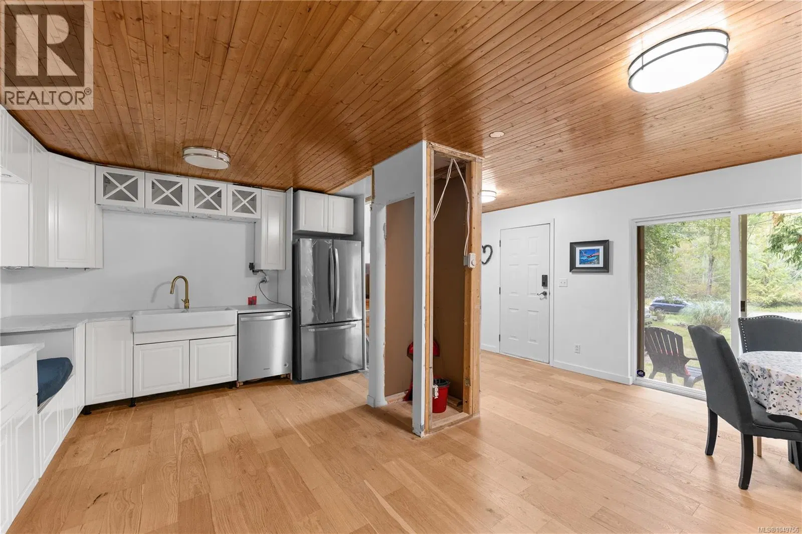 Photo 4 of 29 at 436 Hemlock Avenue