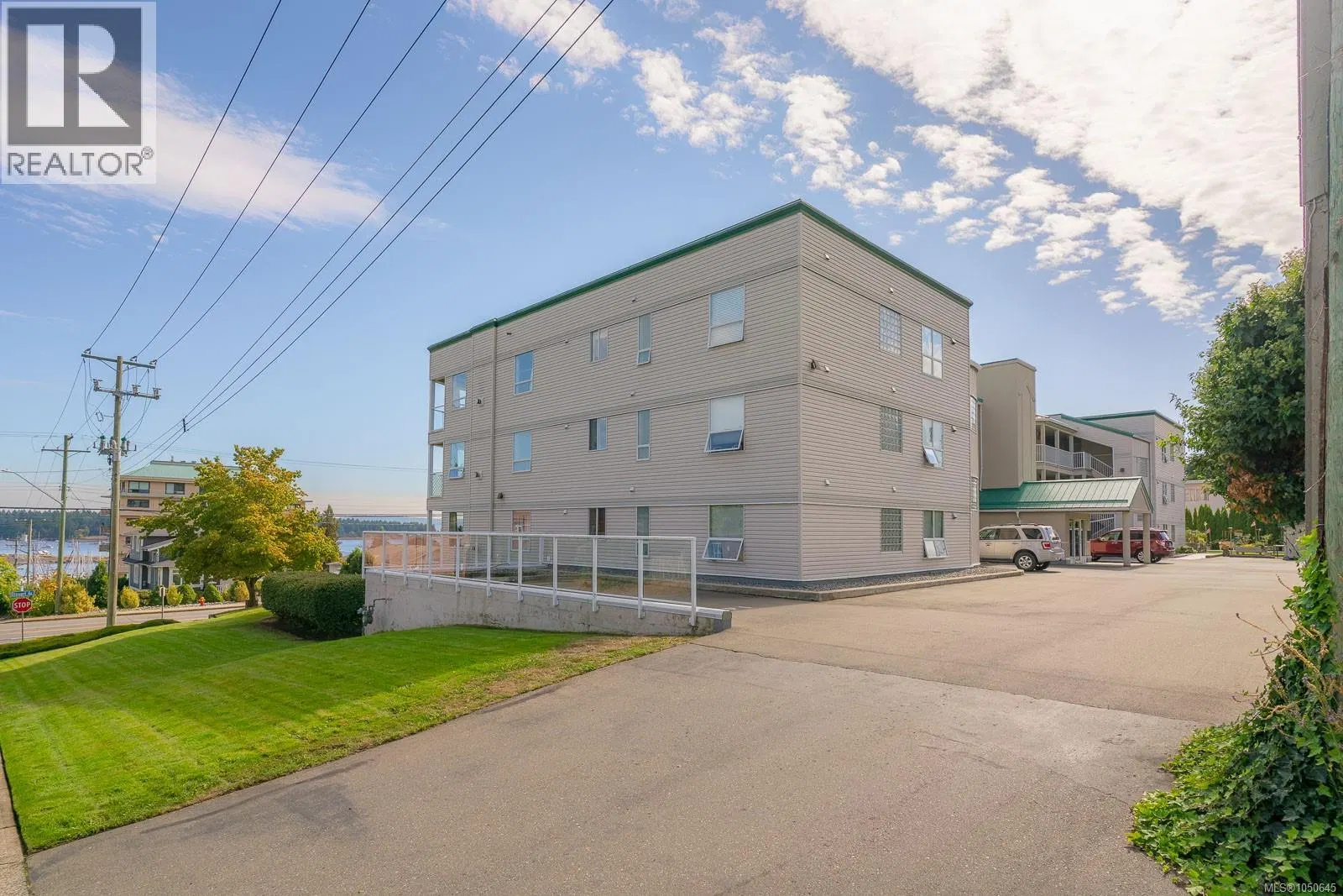 Photo 5 of 39 at #401 – 355 Stewart Avenue