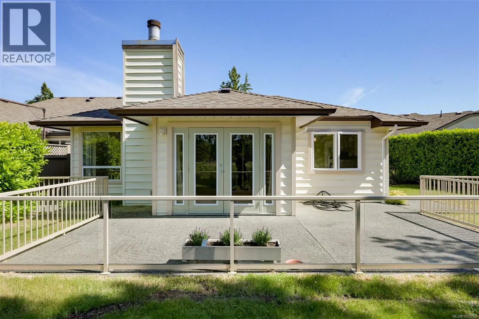 Photo 2 of 66 at 574 Cedar Crescent