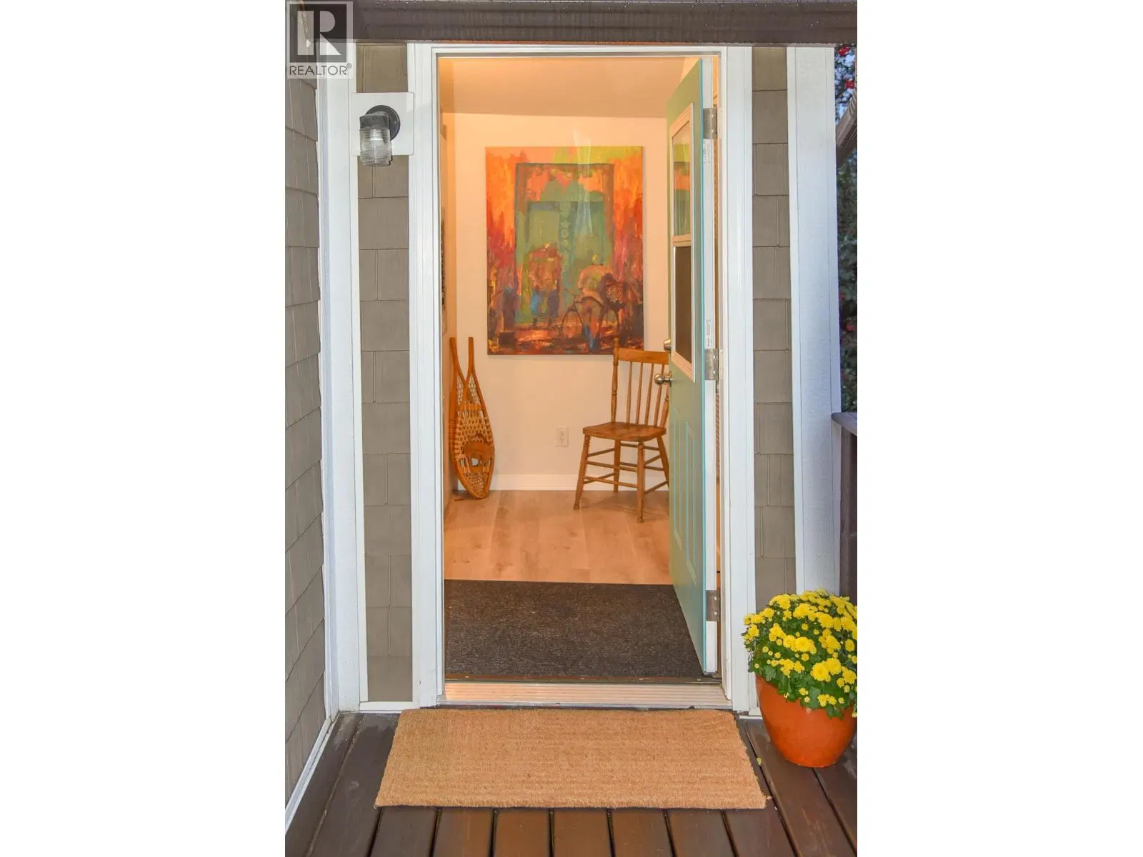 Photo 3 of 27 at 4434 GREIG Avenue