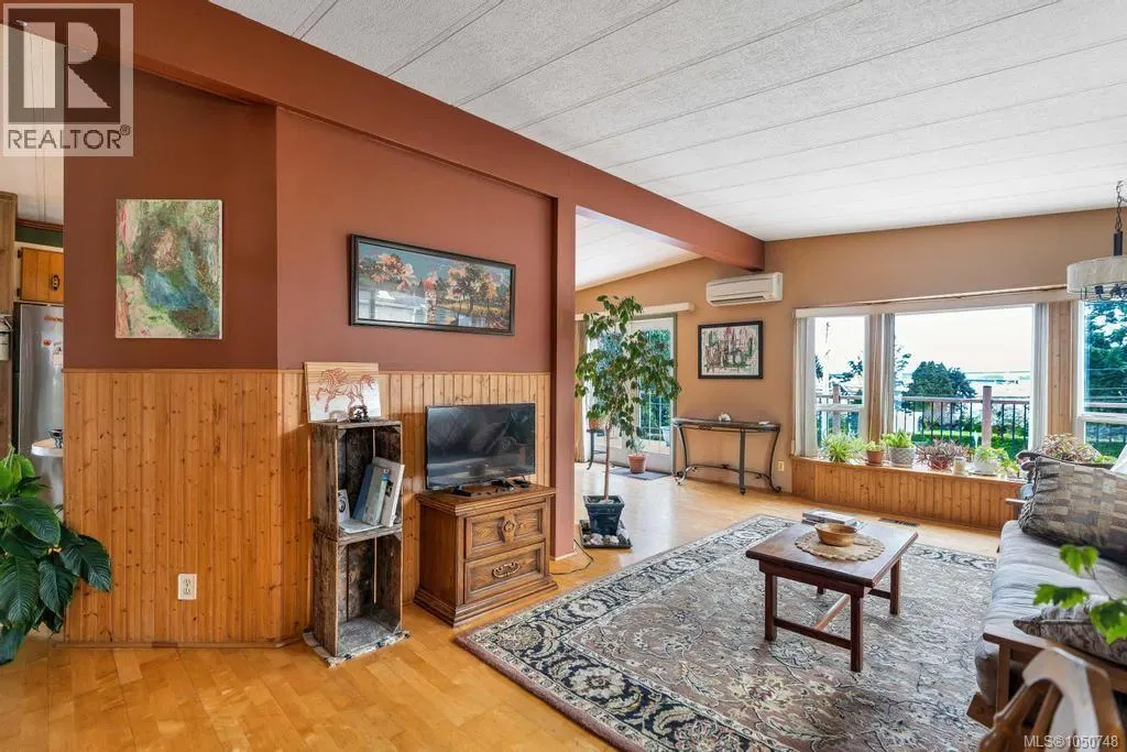 Photo 3 of 47 at 11090 Chemainus Road