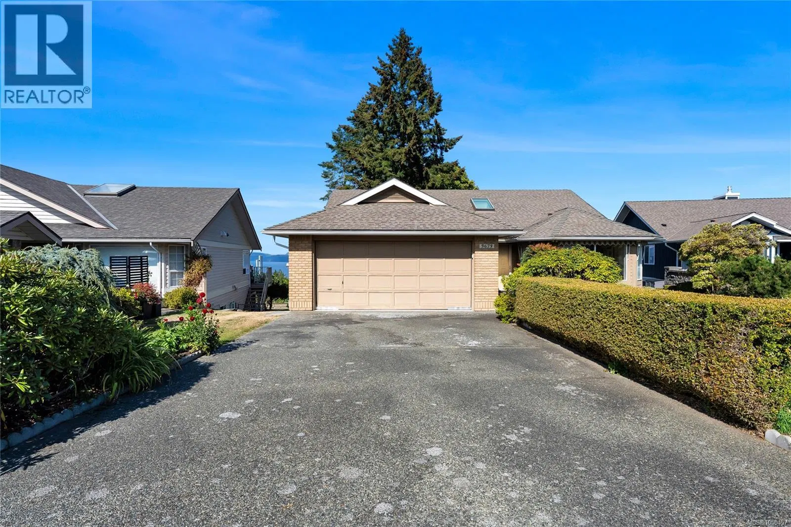 Photo 3 of 87 at 3673 Arbutus Drive