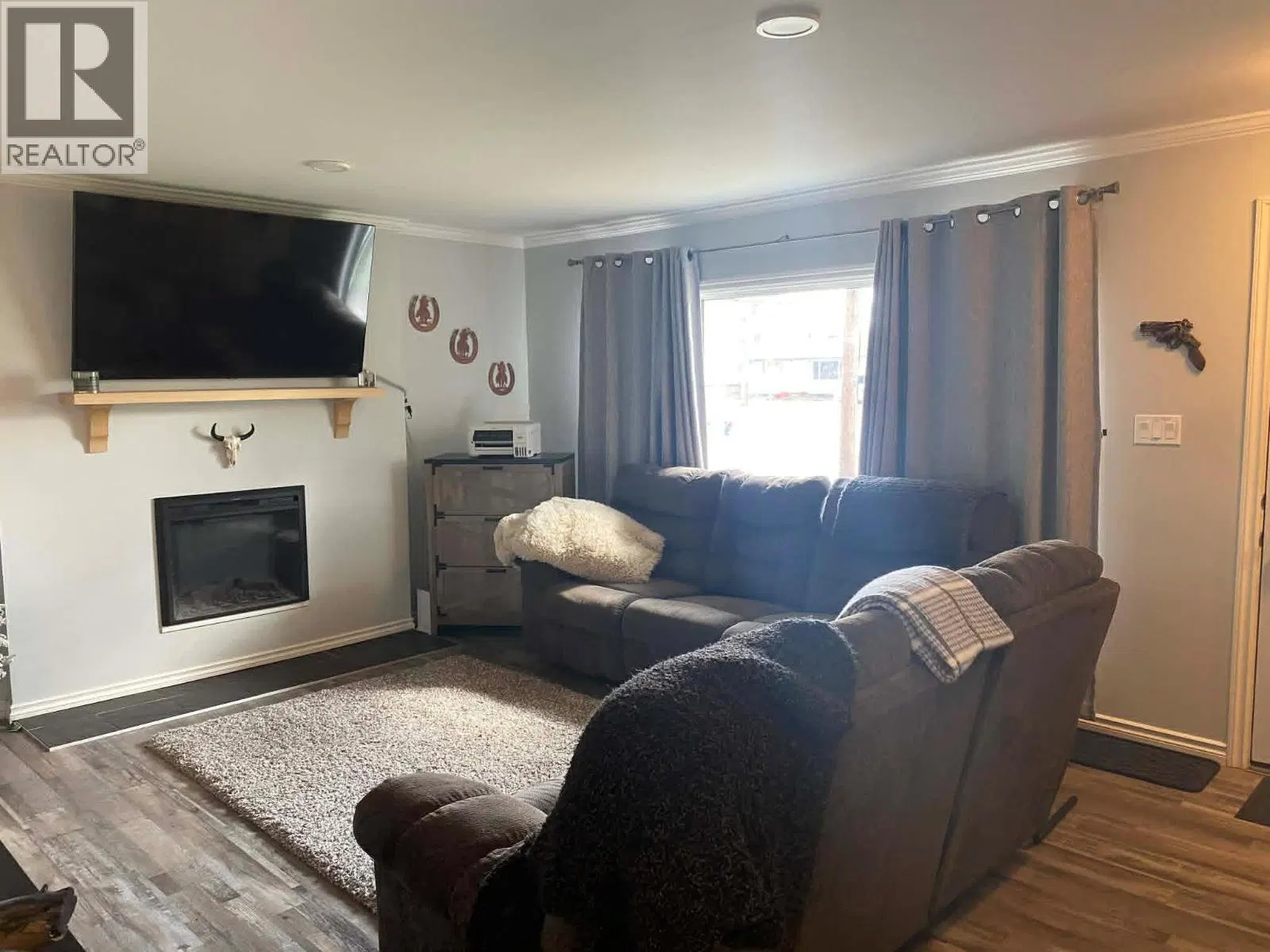 Photo 4 of 18 at 4616 50 Avenue