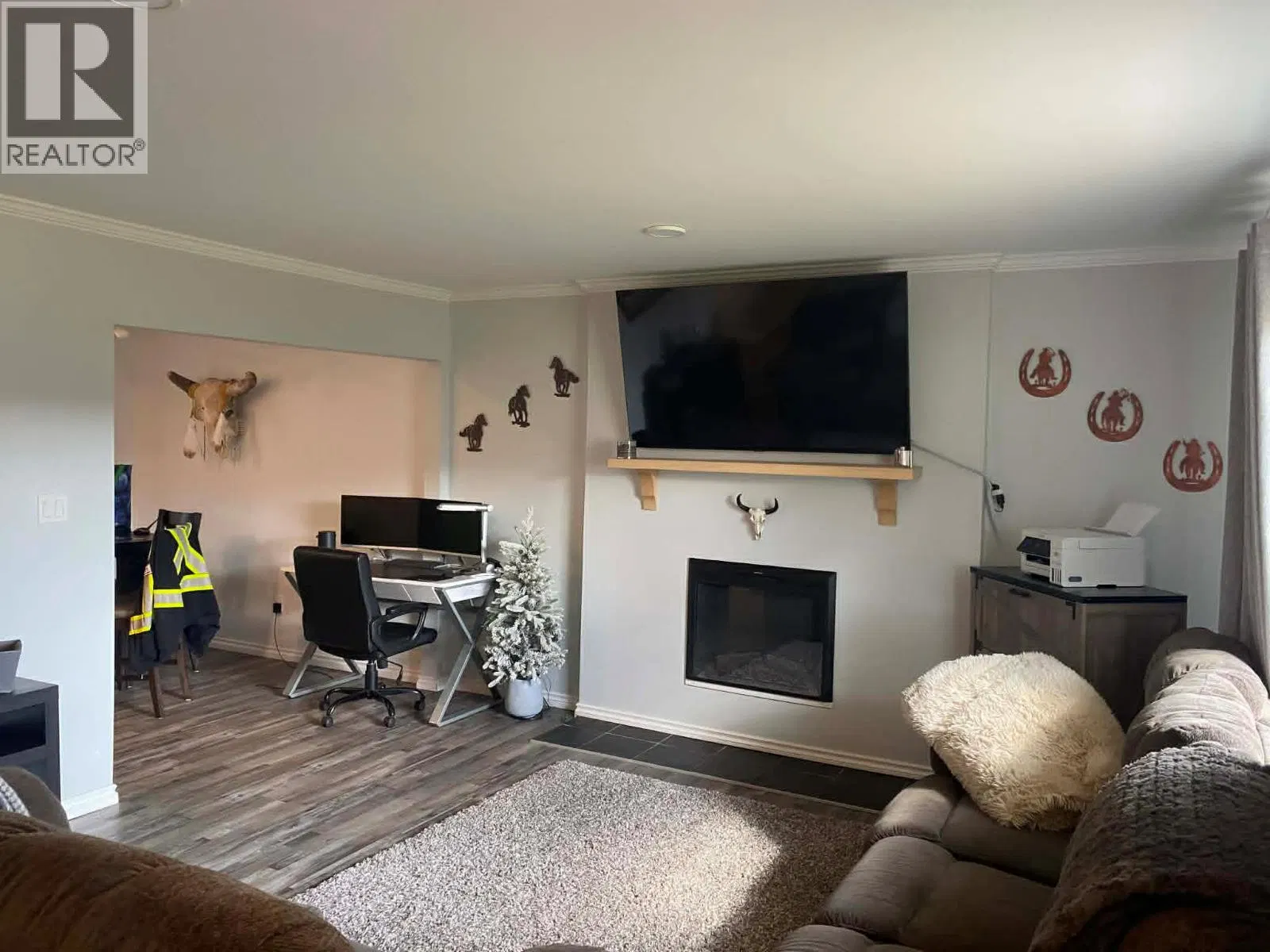 Photo 5 of 18 at 4616 50 Avenue
