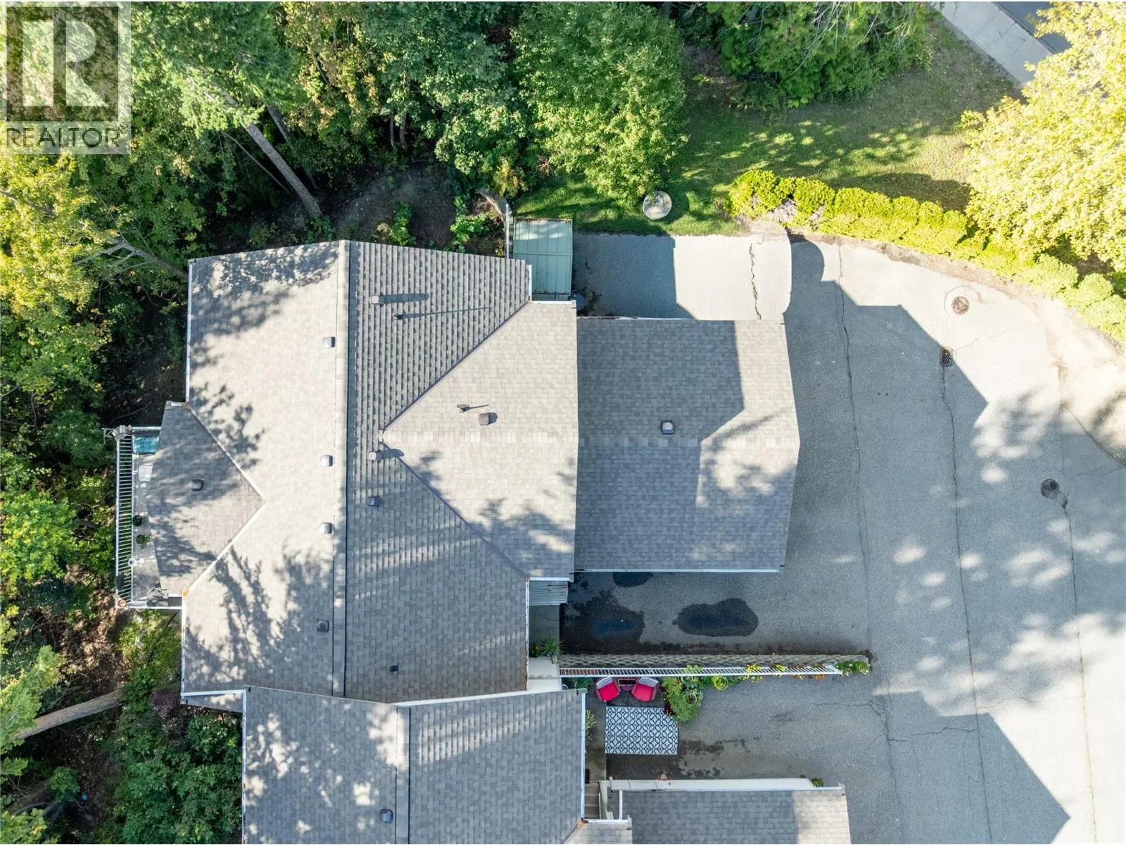 Photo 2 of 32 at #32 – 171 17 Street