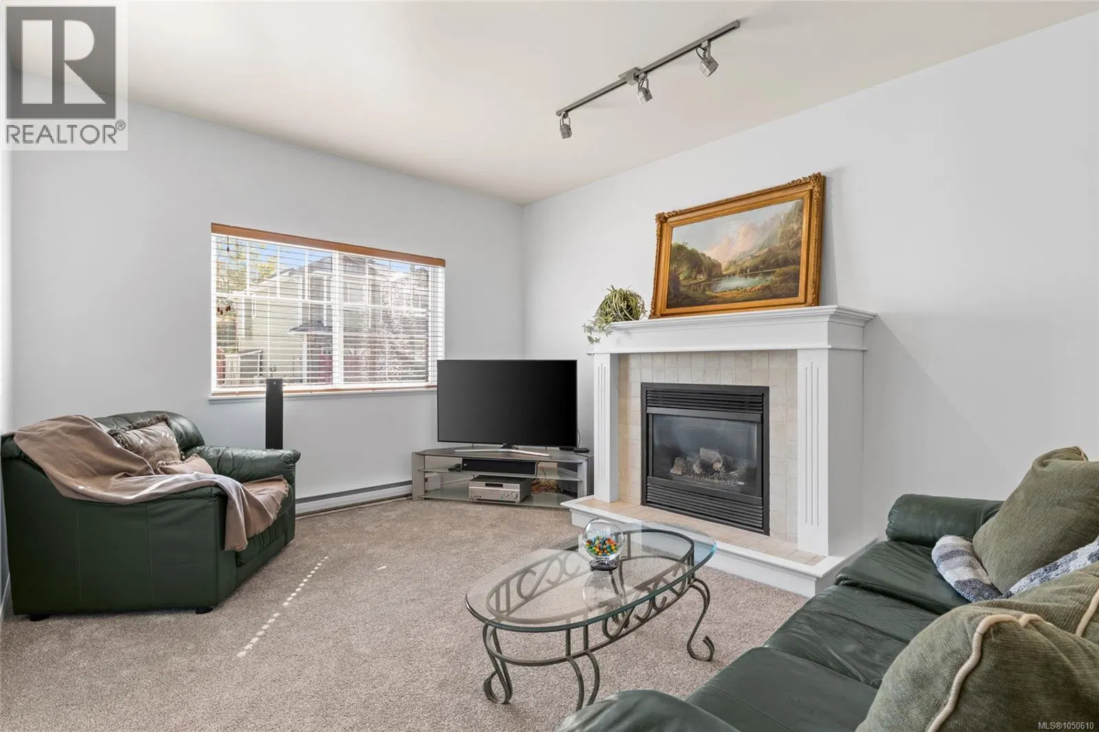 Photo 5 of 47 at 4 Newstead Crescent