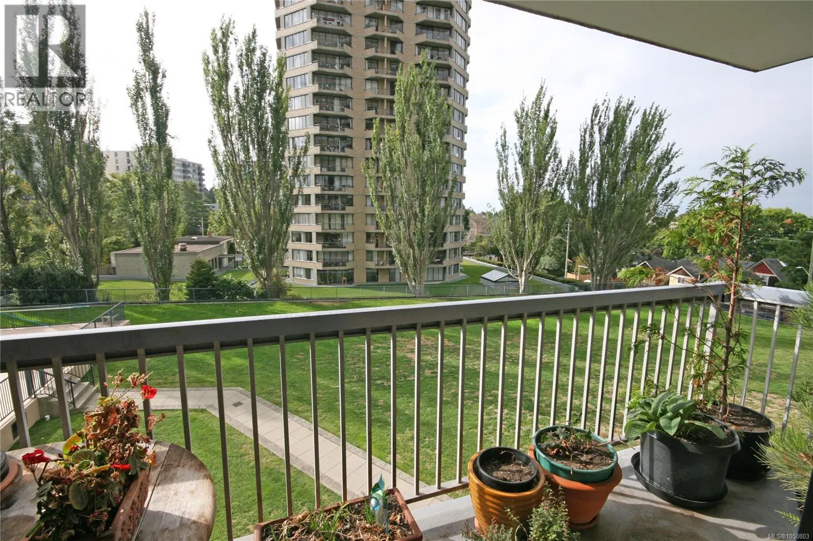 Photo 2 of 22 at #408 – 647 Michigan Street
