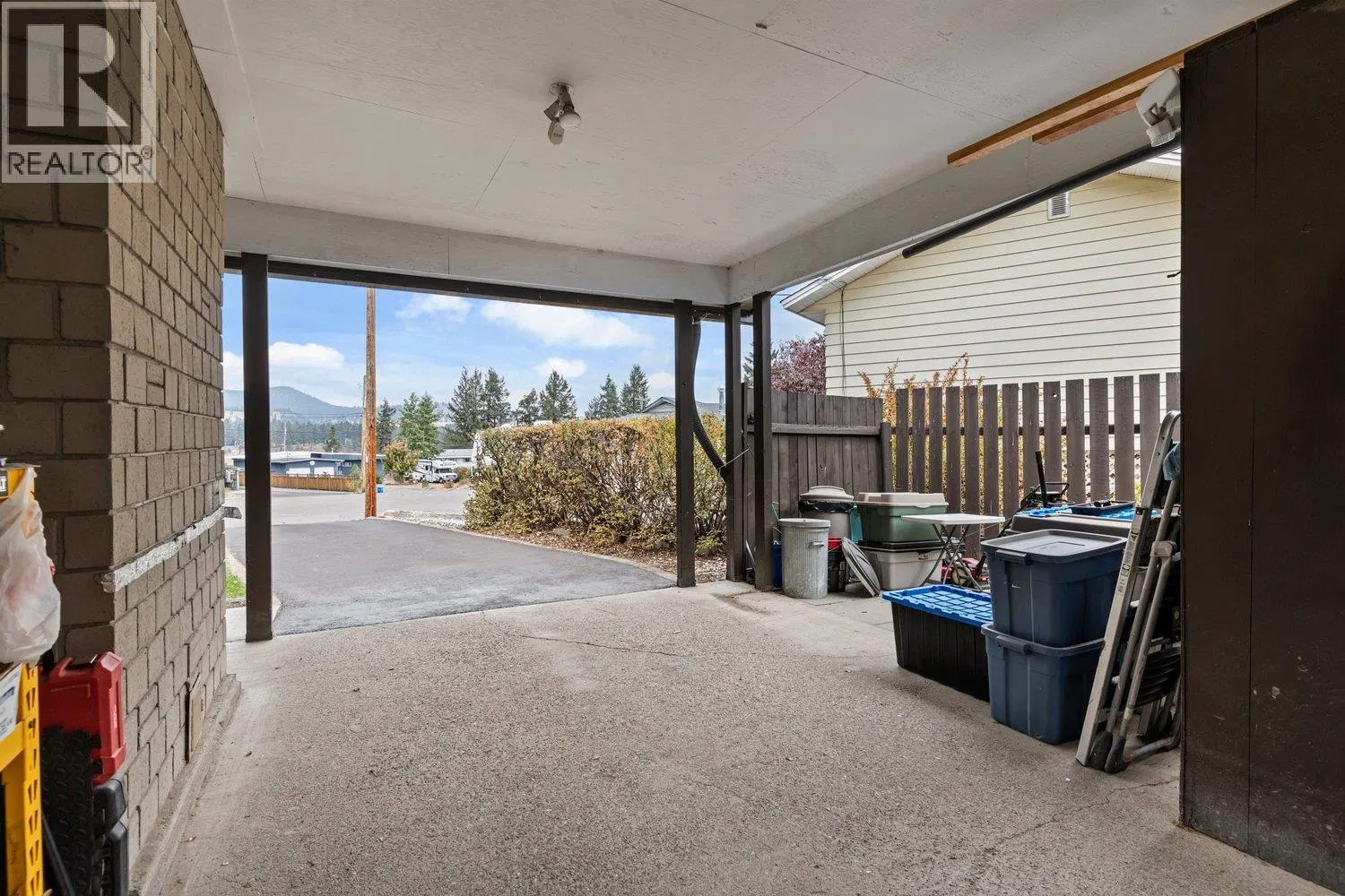 Photo 5 of 55 at 317 Panorama Crescent