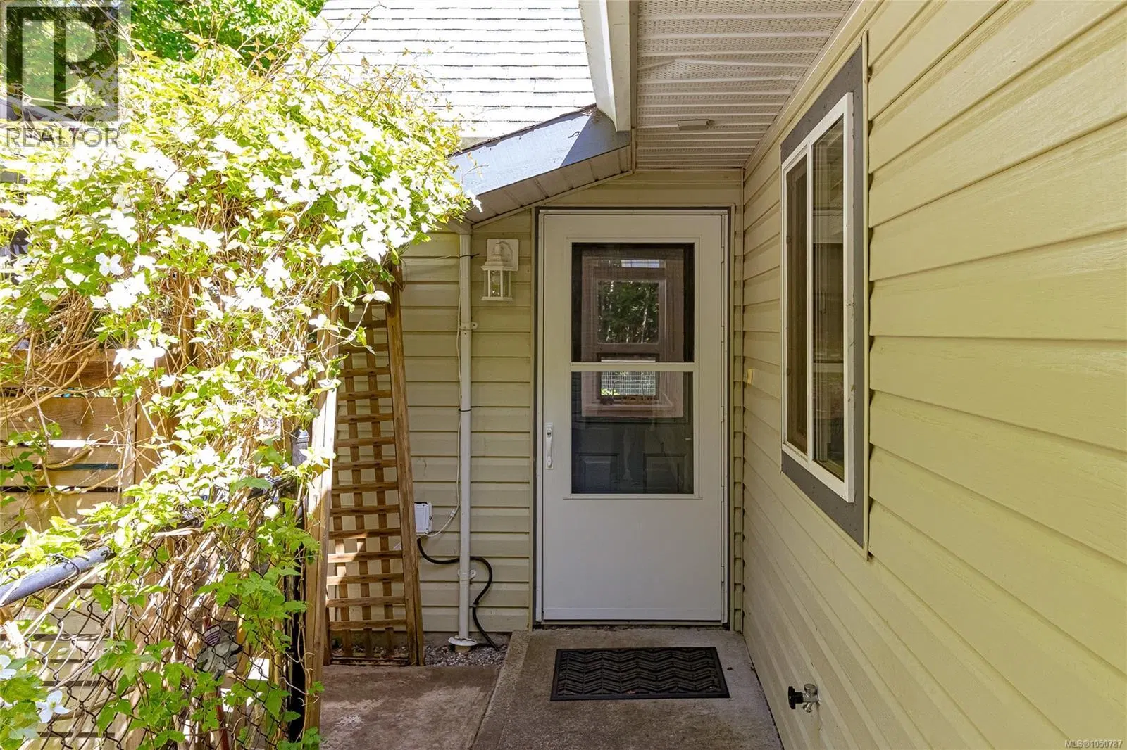 Photo 5 of 32 at 2196 Phillips Road
