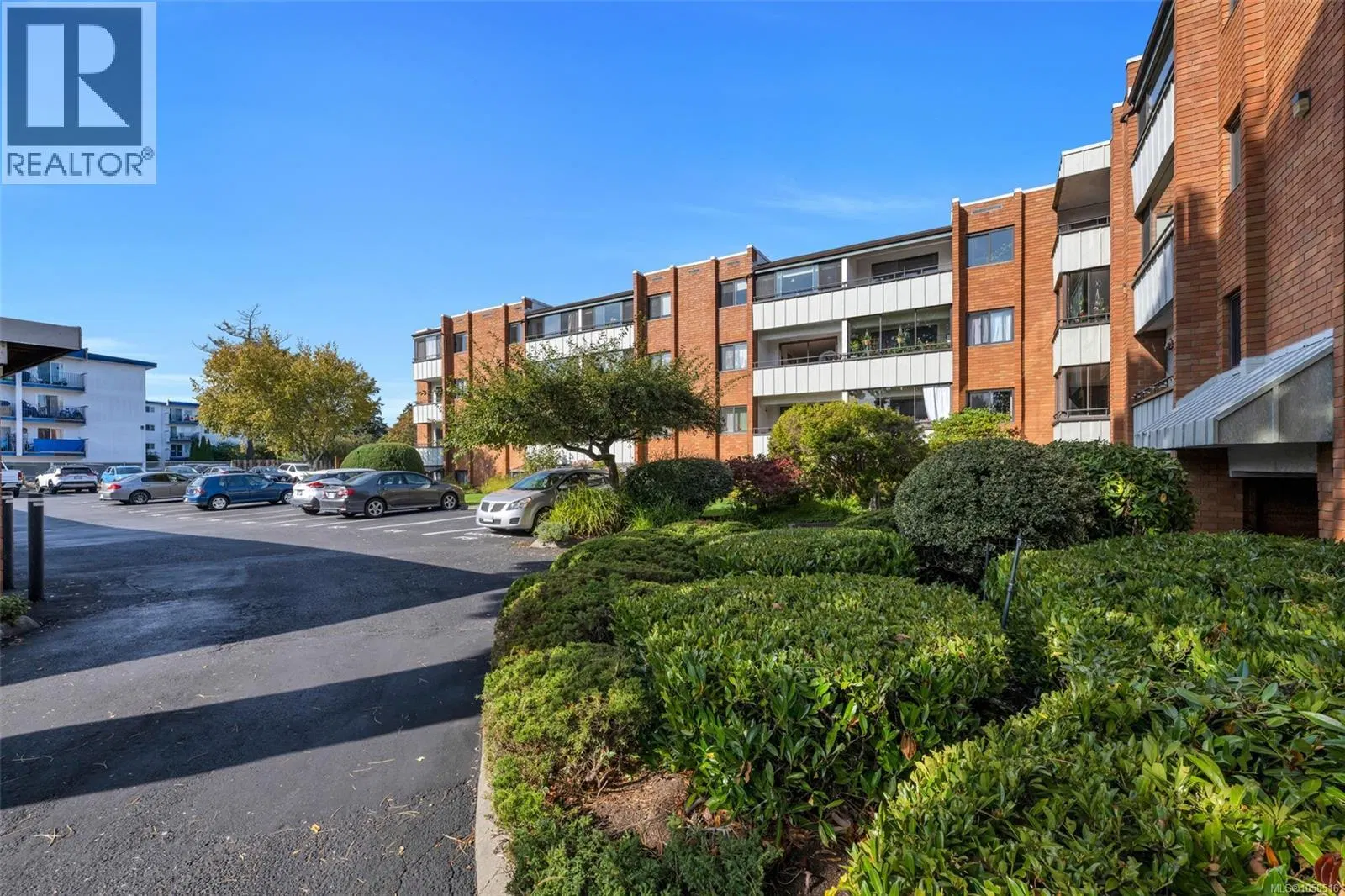 Photo 1 of 31 at #310 – 853 Selkirk Avenue
