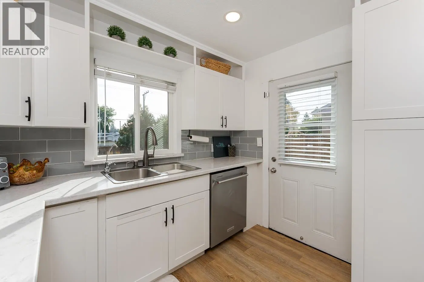 Photo 4 of 18 at 838 DOUGLAS Street