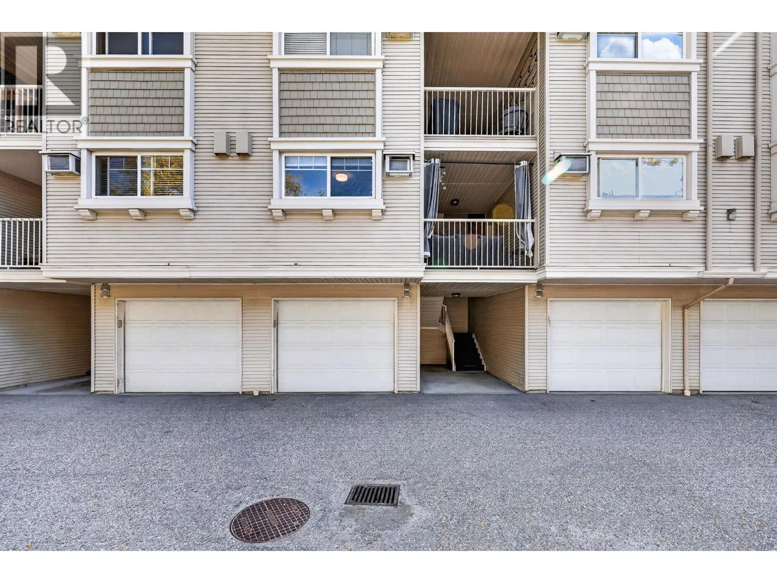 Photo 3 of 37 at #113 – 1390 Dilworth Crescent