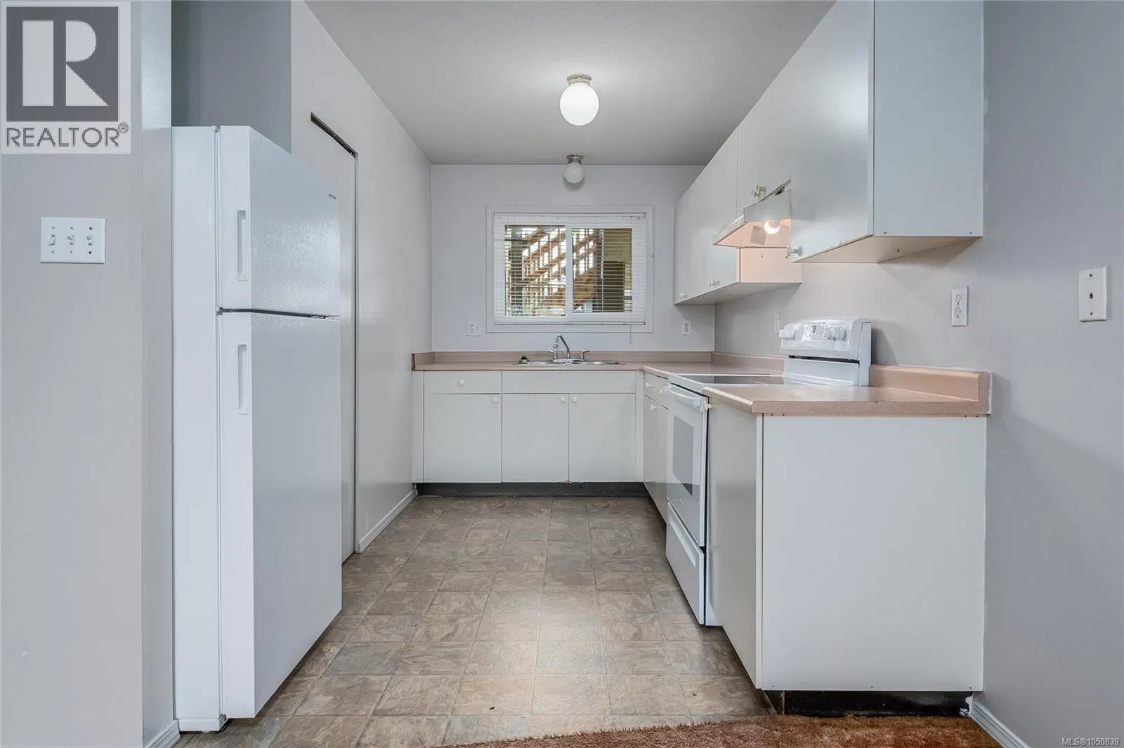 Photo 5 of 9 at #22 – 1520 Piercy Avenue