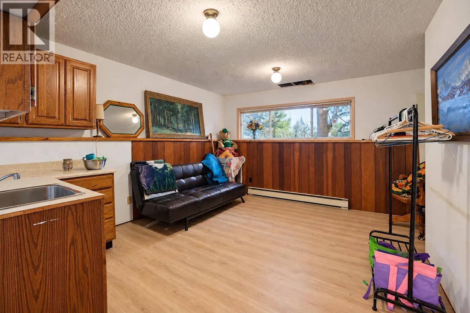 Photo 5 of 30 at 1516 ALBATROSS Avenue