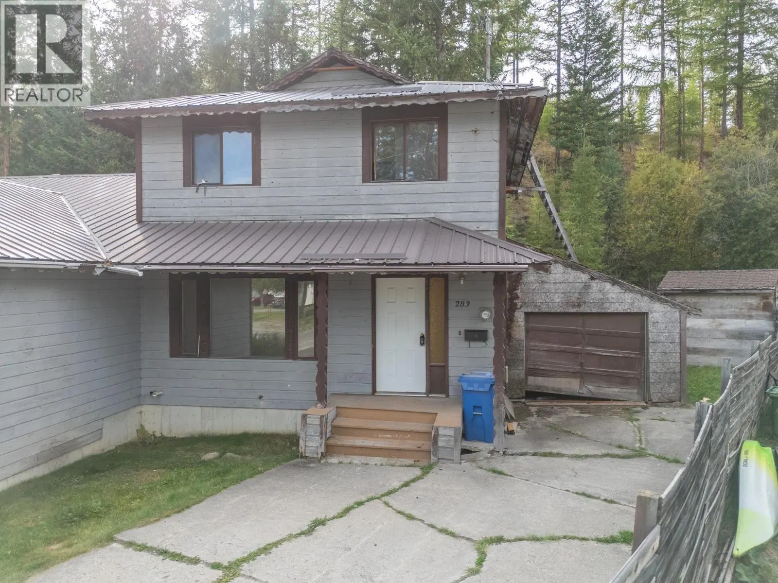 Photo 1 of 44 at 283 Kimbrook Crescent