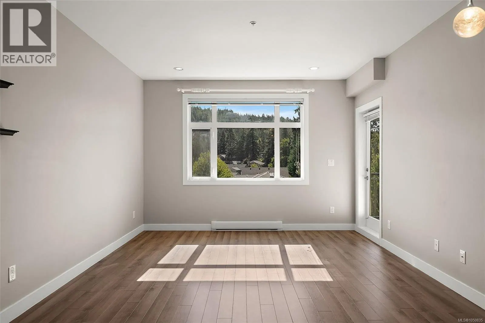 Photo 4 of 34 at #315 – 2655 Sooke Road