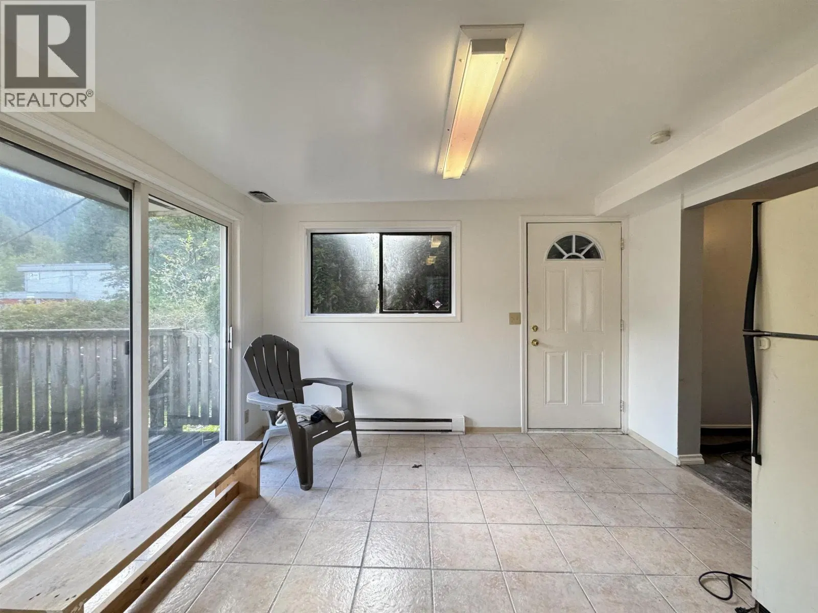 Photo 5 of 32 at 537 9TH Avenue